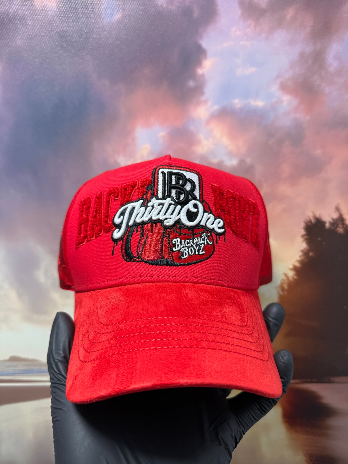 31 hats x BackpackB - La Mochila
