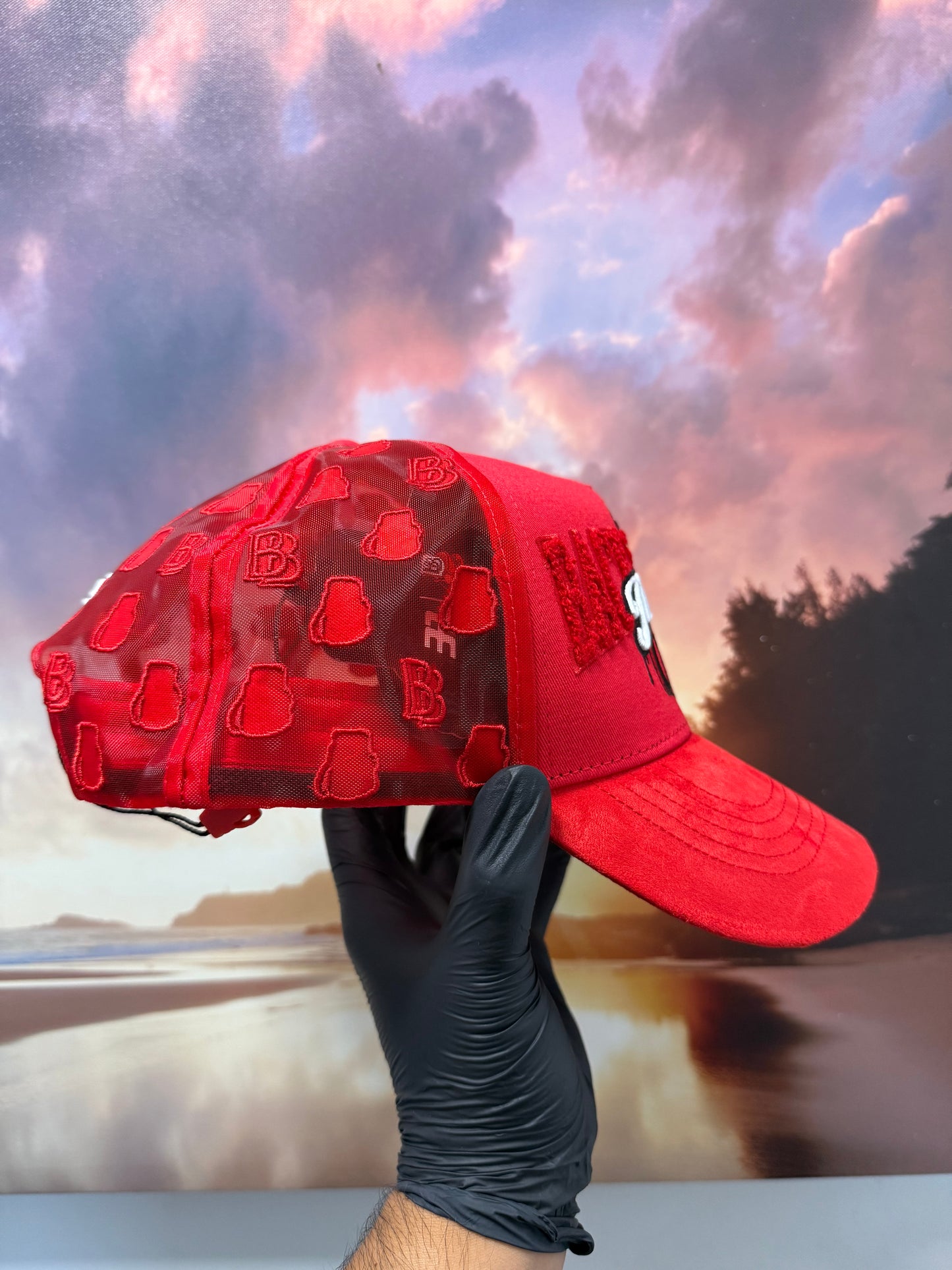 31 hats x BackpackB - La Mochila