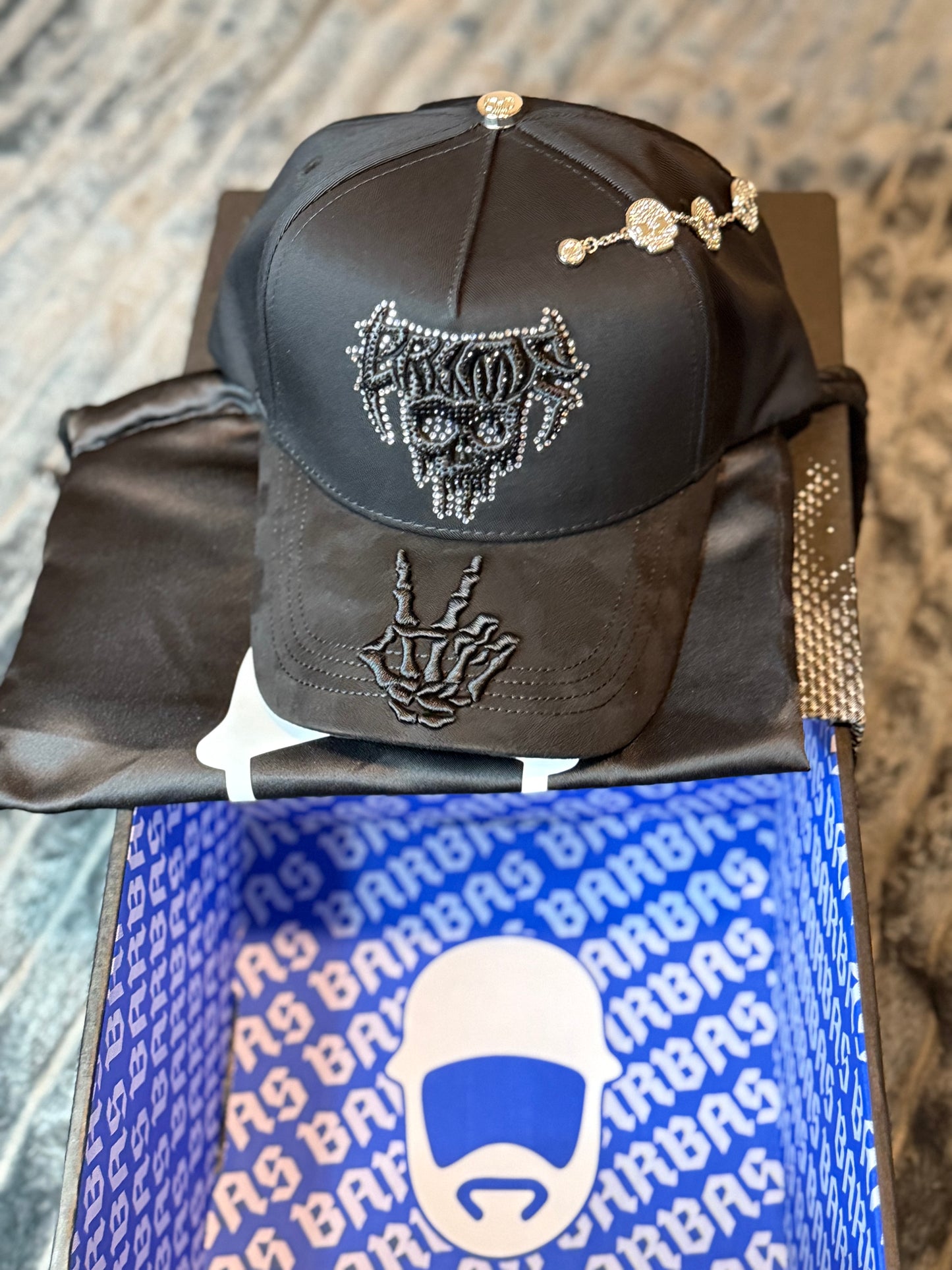 Barbas Hats look at me - Cr*me- solo gorra