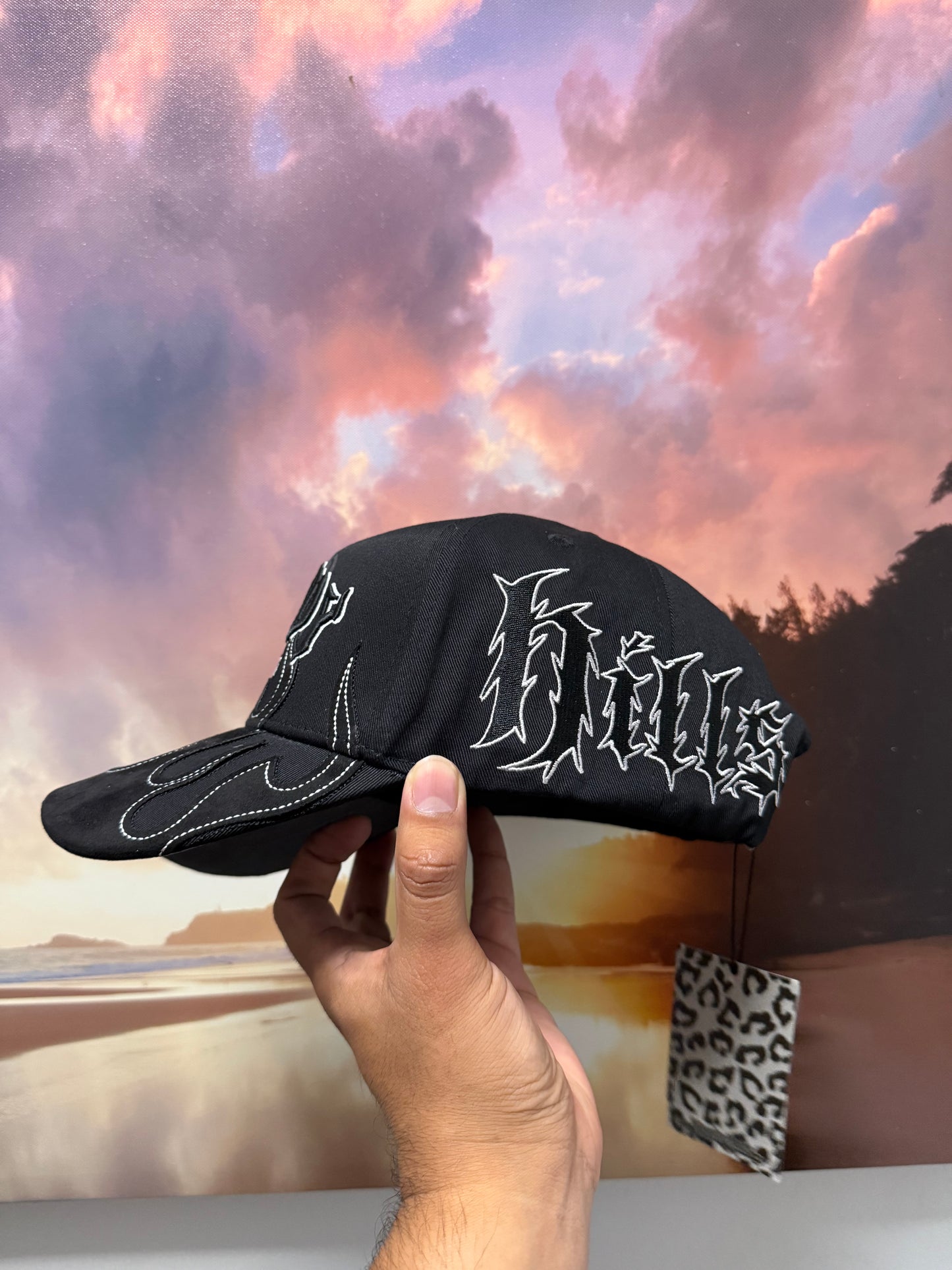 Dandy H - Burning Hills solo gorra