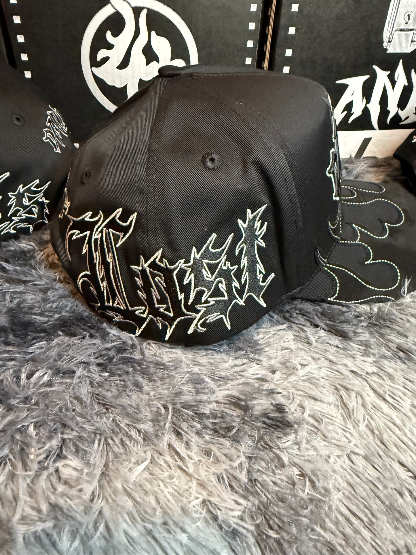 Dandy H - Burning Hills solo gorra