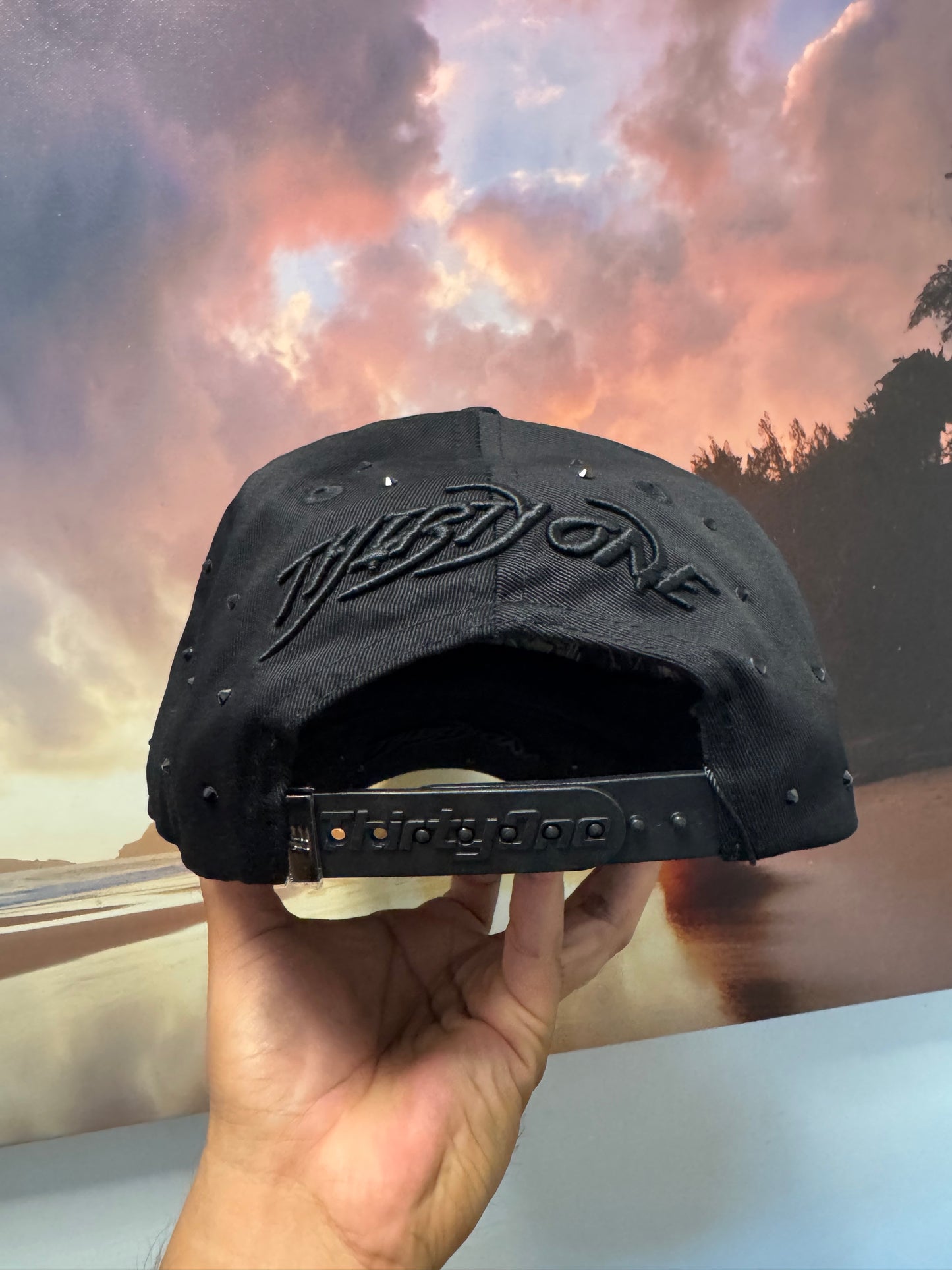 31 hats - blackout.