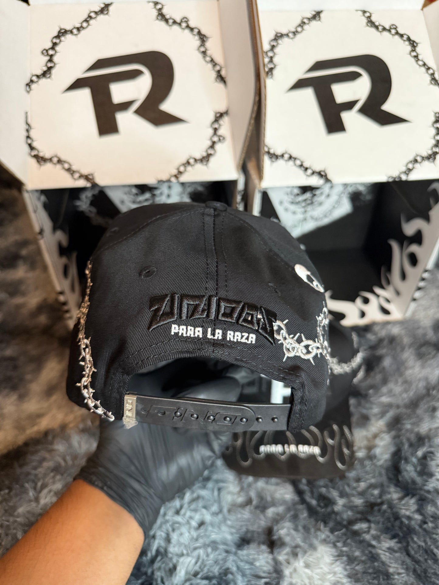 31 hats, Barbas Hats, Fino & Fuerza R - Fuerzas Unidas