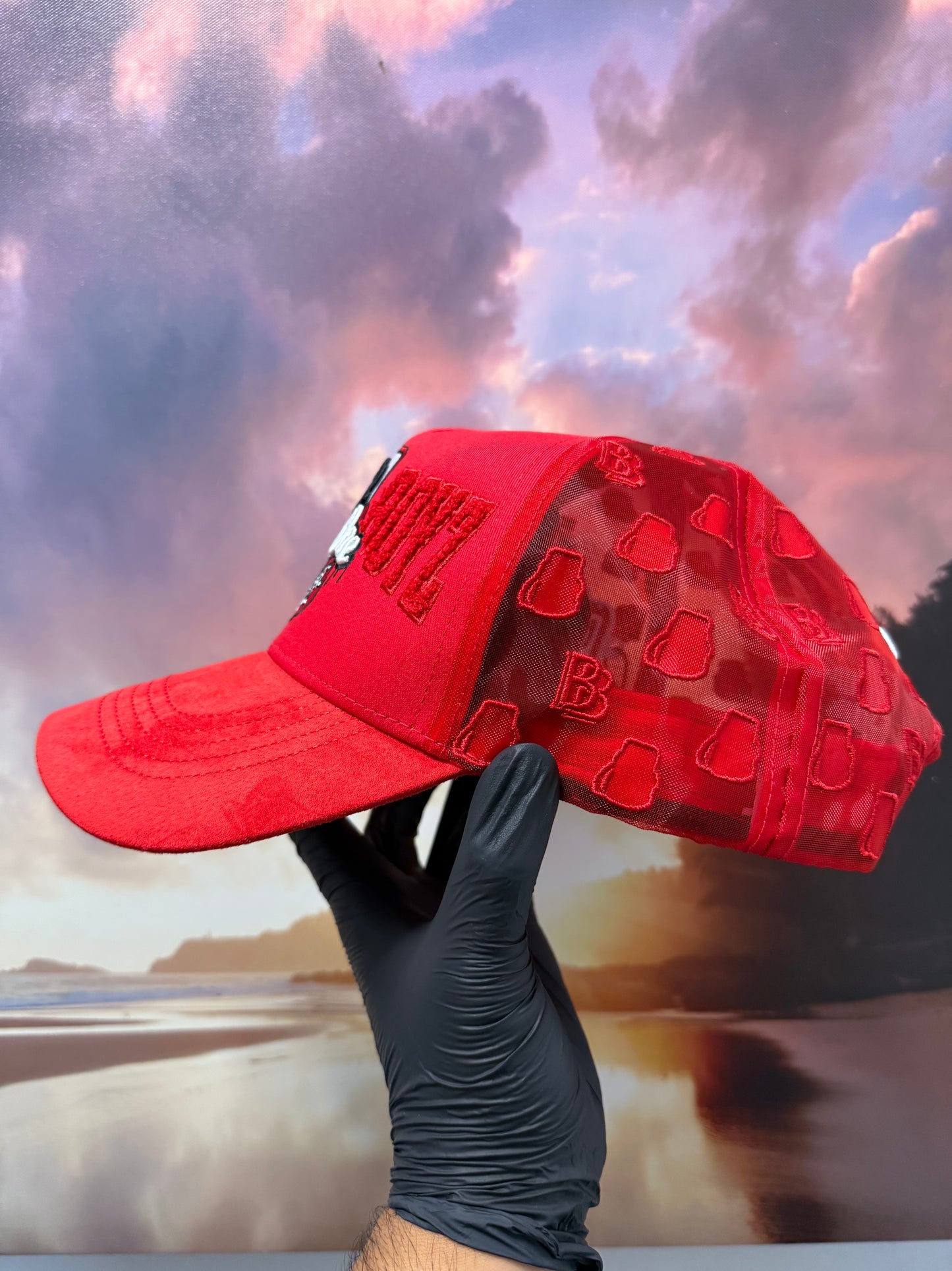 31 hats x BackpackB - La Mochila