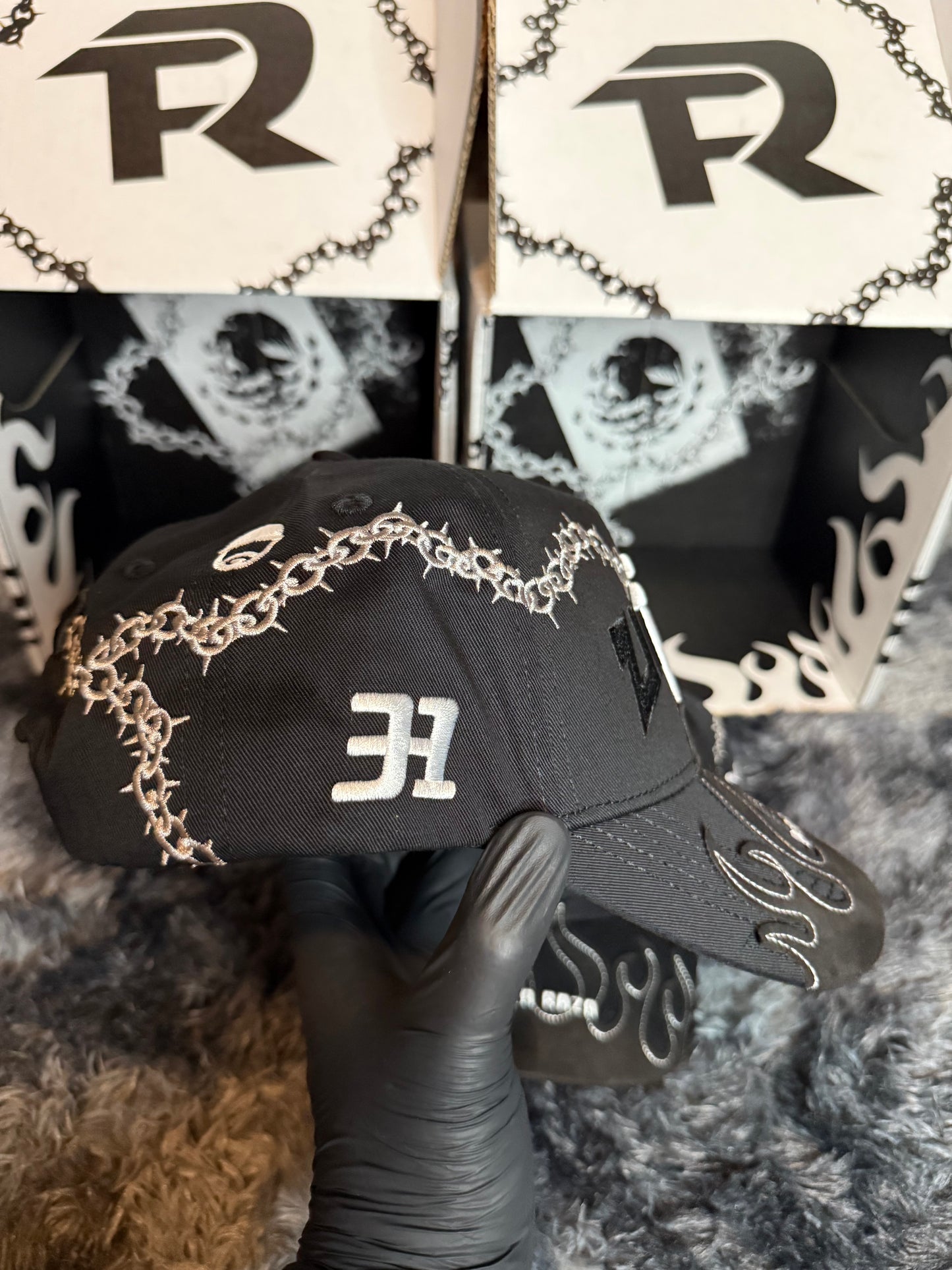 31 hats, Barbas Hats, Fino & Fuerza R - Fuerzas Unidas