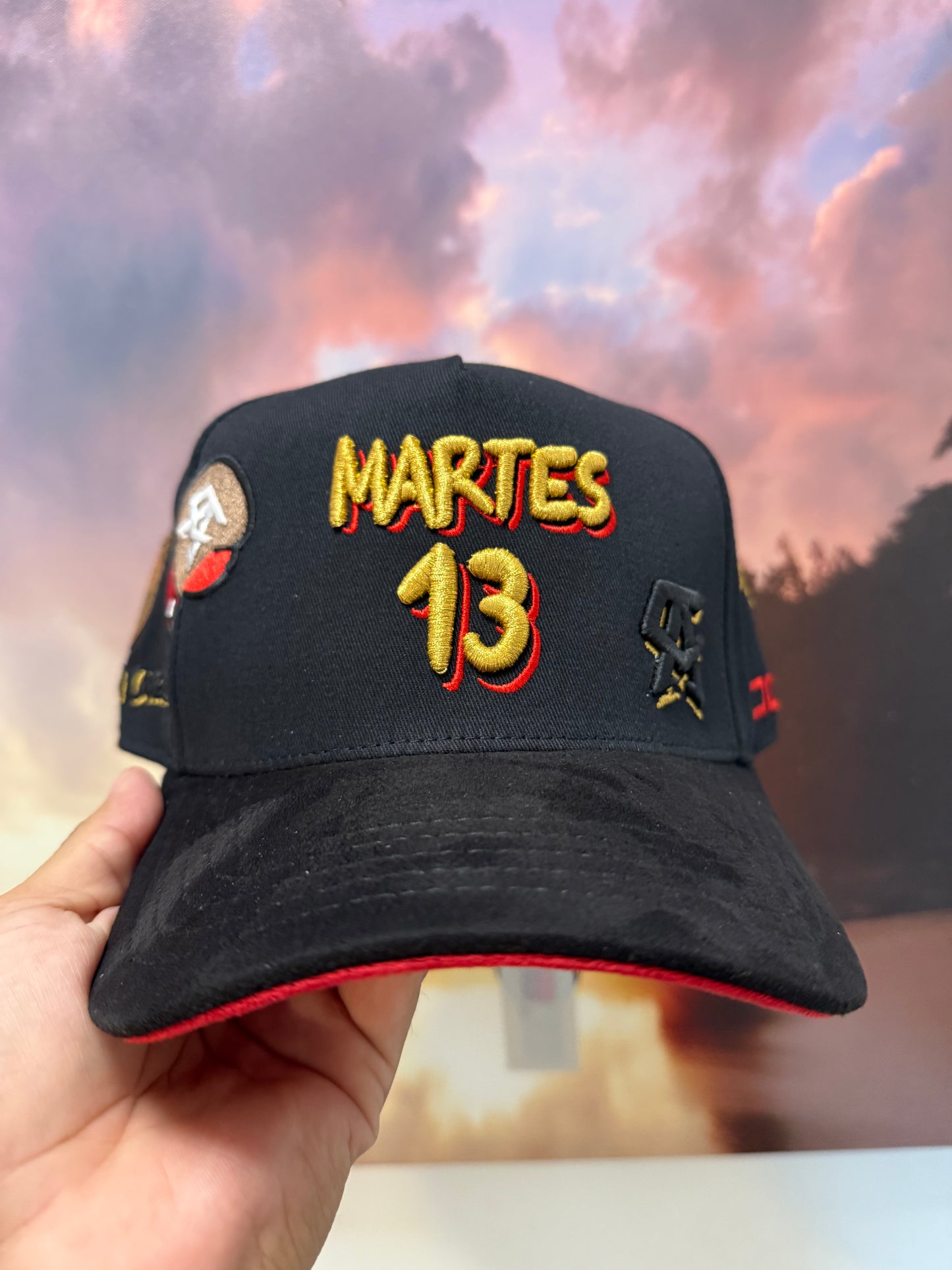 JC Hats Luis R / martes 13 gorra y cubre polvo